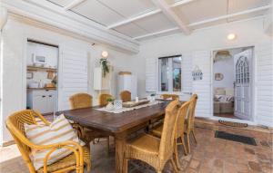 4 Bedroom Awesome Home In Sisan