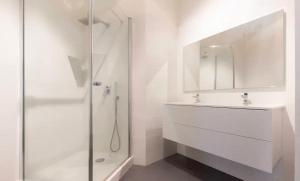 GuestReady - Luxurious Charm near Arc de Triomphe