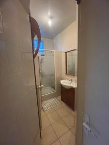 Appartements T1 Proche centre et cite Tirlet : photos des chambres