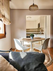 Moreda 48 - 2 Hab y 2 Baños - Garaje y Wifi - VUT-4961-AS