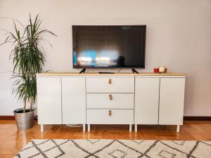 Moreda 48 - 2 Hab y 2 Baños - Garaje y Wifi - VUT-4961-AS