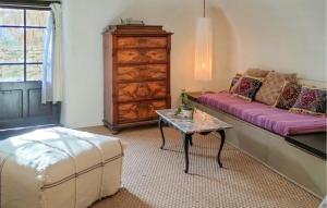 Beautiful Apartment In Fons Sur Lussan