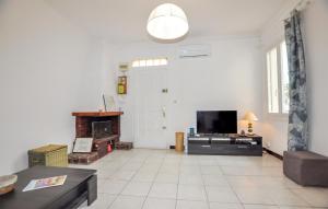 1 Bedroom Stunning Home In Perpignan