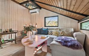 Stunning Home In Rønde With Wifi