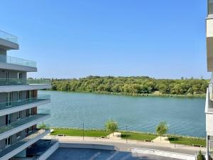 Apartment No 401 Lebada Lake