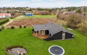 Nice Home In Glesborg With Sauna - Fjellerup