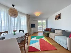 Apartment No 207 Lebada Lake Residence