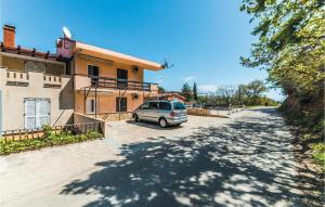 Lovely Apartment In Bosana With Wifi 