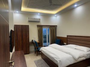 SS Farms Hotel & Resort