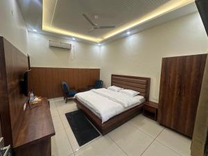 SS Farms Hotel & Resort I Couple Friendly Near Jindal Global University I Sonipat I 94663 -8oo82