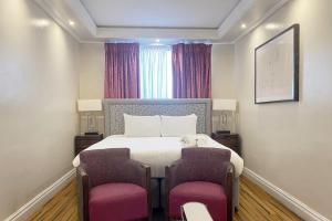 Superior Suite room in Bedford Hotel