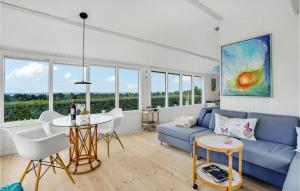 Nice Home In Fårevejle With Kitchen