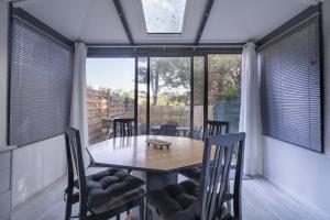 Joli Studio Proche De La Mer - 3hvězdičkové hotely ve městě Le Pradet