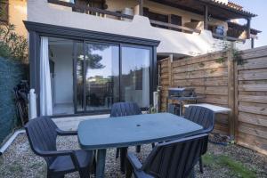 Joli Studio Proche de la Mer