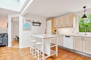 Awesome Home In Knebel With 2 Bedrooms And Internet