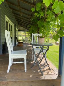Little Farmhouse Near The Dairy