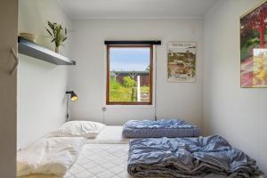 Charming And Well-Kept Holiday Home On A Large Natural Plot Close To Forest, Beach And The Cosy Harbour, Shops And Attractions Of Ebeltoft