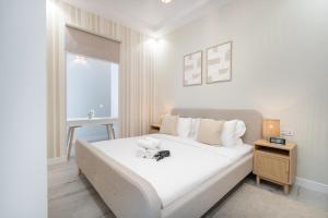 Free housekeeping visits during your stay - StayShort - Spectacular 1-Bedroom perfect for 4 in The Greens