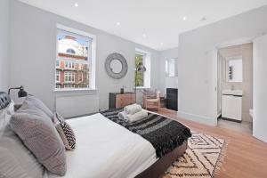 Split Level 3 Bed Apartment- Kings Cross Station