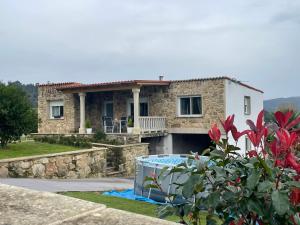 Casa vanguardista en el campo cerca de Santiago