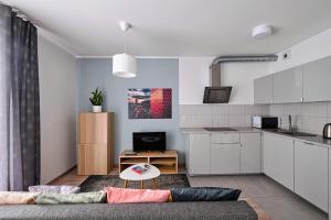 Golden ApartmentsOp32