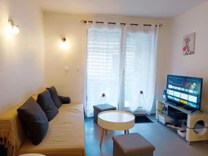 Terrasse & Détente - À deux pas des Thermes - Piscine partagée