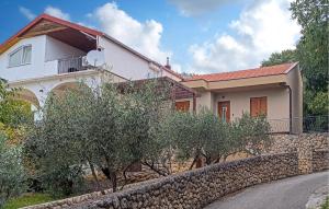Amazing Home In Modric With Wifi 