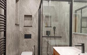 Amazing Home In Modric With Wifi