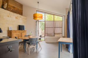 B&B / Chambres d'hotes Chateau de Candes - Art & Spa : photos des chambres