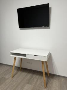 Refined Studio Haven at Exigent Plaza - 08