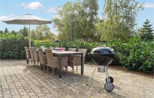 Four-Bedroom Holiday Home In Vaggerlose