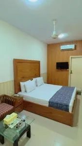 Pramier Inn Guest House Near Agha Khan - Karachi