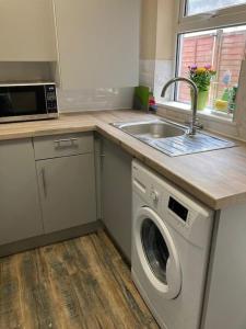 Contractors, Gloucester, LongTerm Bookings Wifi SmartTV