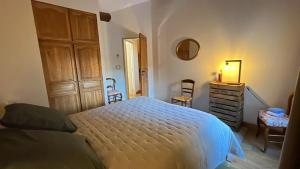 Maisons de vacances Gite Aigues Vives - Le Patio : photos des chambres