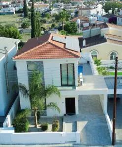 Marios Villa - Kivisil