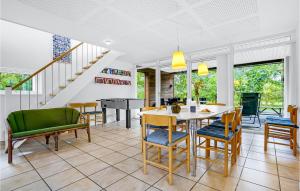 Three-Bedroom Holiday Home In Grenaa