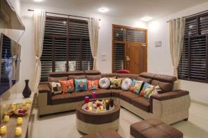 Retreat on the Ridge by Jade- Hill View pool Villa near Bangalore