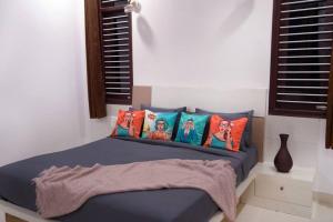 Retreat on the Ridge by Jade- Hill View pool Villa near Bangalore