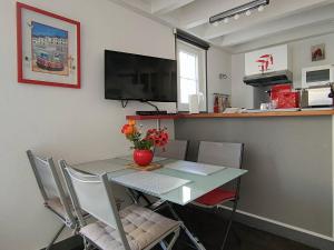 Appartements St Jean de Luz, APPT Dupplex2 pers a 100 metre de la plage : photos des chambres