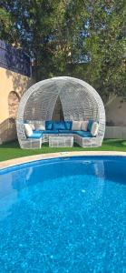 Luxury Royal Blue Family Villa 8pers private pool