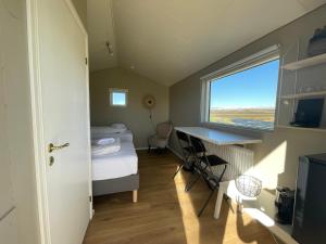 Smabot - riverside cottage