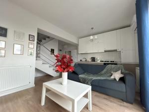 Elegant Premium Apartment with Panoramic Views - 10