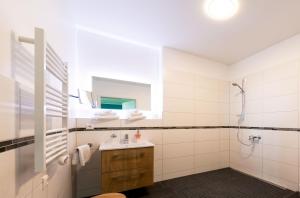 Atempause - Stilvolles Apartment mit Terrasse & Wellness am Krakower See