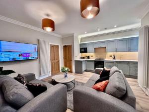 Spectacular 2 bed, 2 bath in Edinburgh City Centre