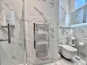 Spectacular 2 bed, 2 bath in Edinburgh City Centre