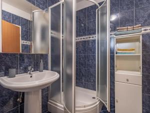 Apartment Lea-2 by Interhome