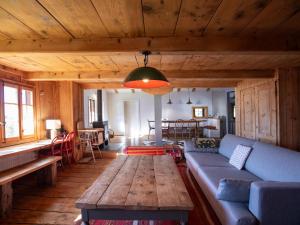 Chalet Chalet Pierre Fleur by Interhome