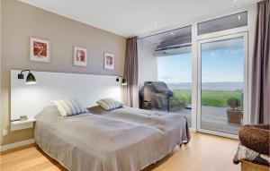 Beautiful Home In Ebeltoft With Wifi