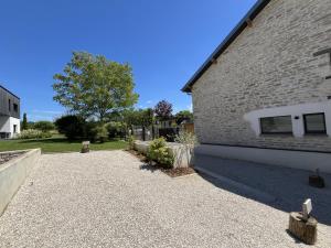 Appartements APPART-HOTEL n 3 avec terrasse, piscine, petit-dejeuner et parking prive : photos des chambres