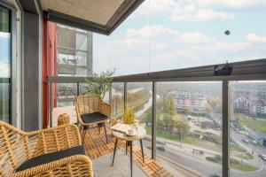 Stylowy Apartament z Widokiem Browary Wrocławskie by Renters Prestige